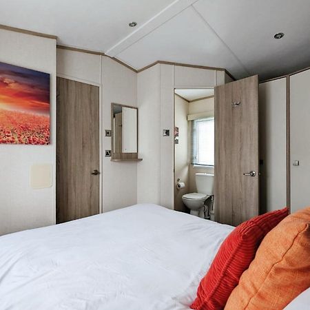 Caravan In The Cotswolds Villa Cirencester Exterior foto